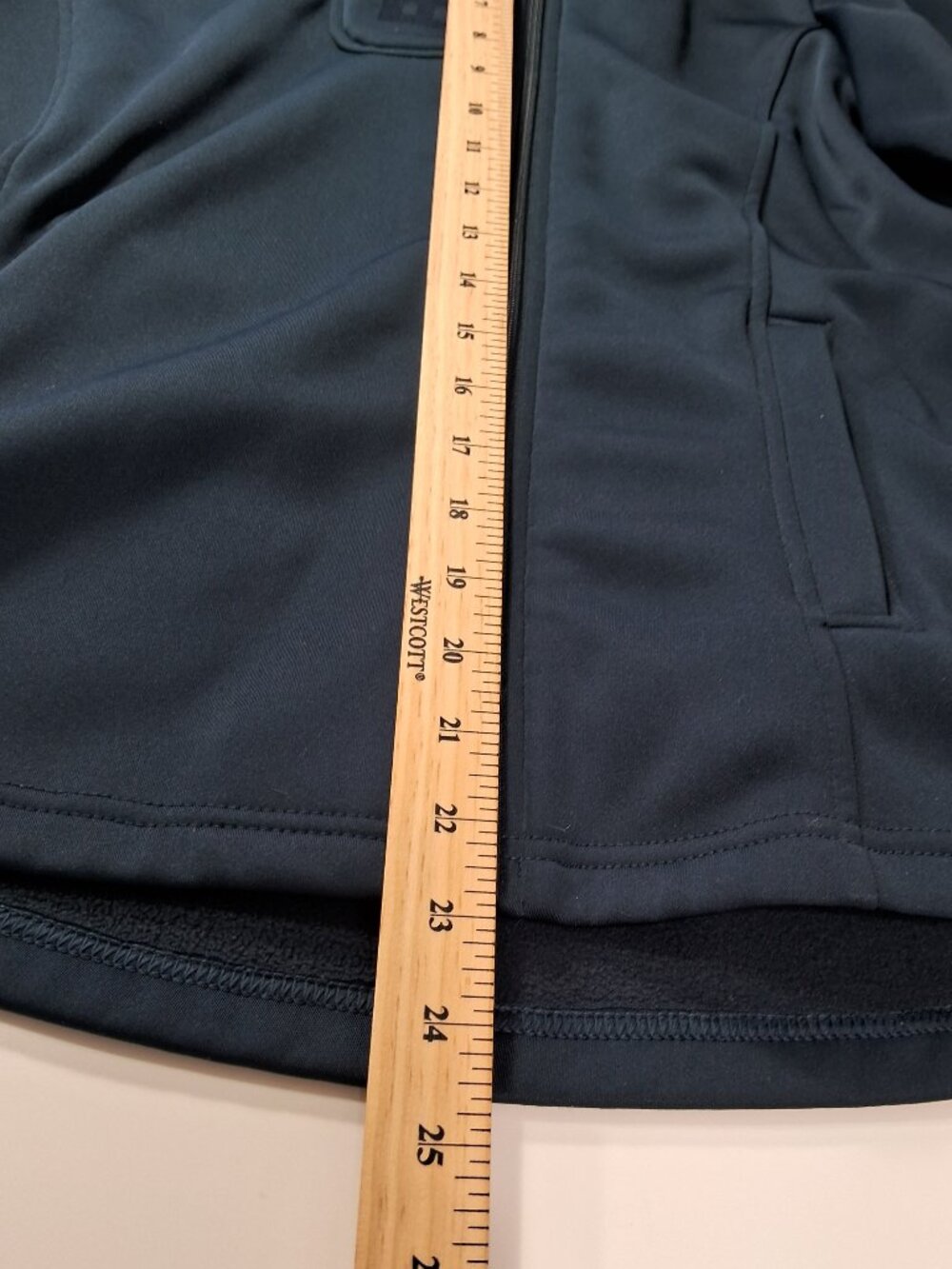 Bench jacket with a dark blue hood - Picture 10 of 13